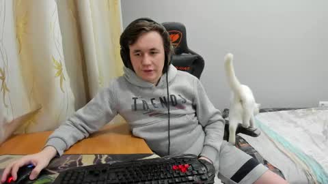 Snapshot of iliaskrislove chatting on 04-19-26, 05:45 iliaskris online show from 04-19-26, 05:45