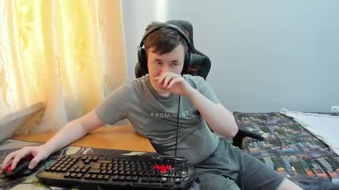 Snapshot of iliaskrislove chatting on 05-15-26, 11:01 iliaskris online show from 05-15-26, 11:01