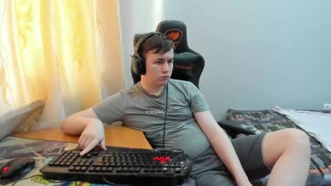 Snapshot of iliaskrislove chatting on 05-15-26, 11:45 iliaskris online show from 05-15-26, 11:45