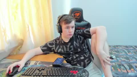 Snapshot of iliaskrislove chatting on 05-18-26, 04:07 iliaskris online show from 05-18-26, 04:07