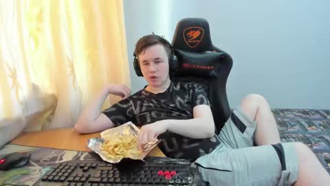 Snapshot of iliaskrislove chatting on 05-19-26, 04:30 iliaskris online show from 05-19-26, 04:30