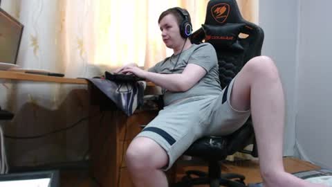 Snapshot of iliaskrisloveee chatting on 06-15-26, 02:41 lord online show from 06-15-26, 02:41