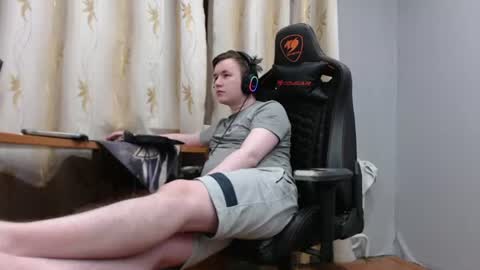 Snapshot of iliaskrisloveee chatting on 06-24-26, 07:35 lord online show from 06-24-26, 07:35