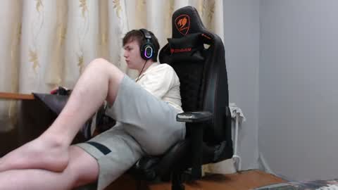 Snapshot of iliaskrisloveee chatting on 07-11-26, 08:33 lord online show from 07-11-26, 08:33
