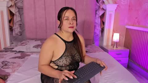 Snapshot of iliy_pervertedx chatting on 04-08-26, 11:54 LILY online show from 04-08-26, 11:54