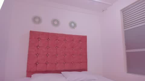 Snapshot of iliy_pervertedx chatting on 04-11-26, 11:47 LILY online show from 04-11-26, 11:47