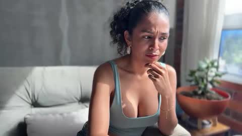 Kloe online show from 11-28-25, 02:31