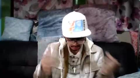 Snapshot of ilovebunny69 chatting on 09-29-25, 06:18 ilovebunny69 online show from 09-29-25, 06:18