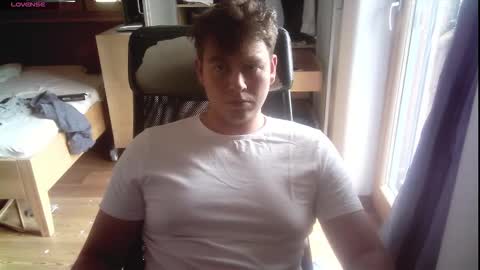 iloveyoutoo2000 online show from 10-24-25, 12:45