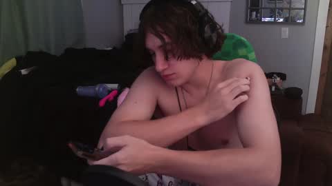 Snapshot of iluvurgirl chatting on 12-04-24, 01:58 luna online show from 12-04-24, 01:58