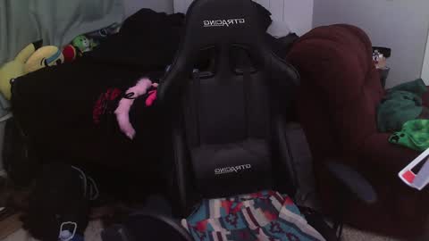 Snapshot of iluvurgirl chatting on 12-06-24, 10:38 luna online show from 12-06-24, 10:38