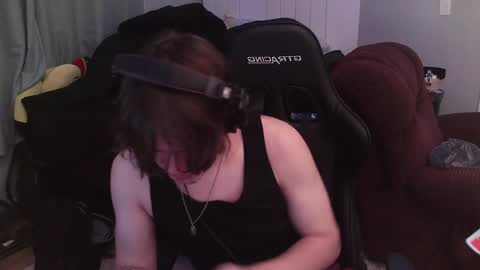 Snapshot of iluvurgirl chatting on 12-08-24, 07:05 luna online show from 12-08-24, 07:05