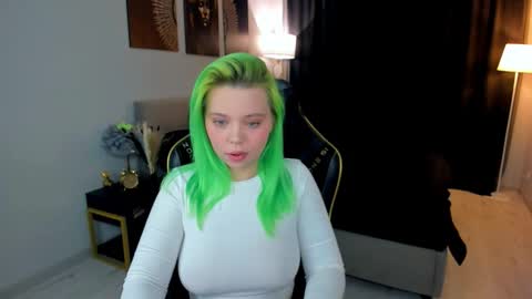 Roxy online show from 10-15-25, 08:09