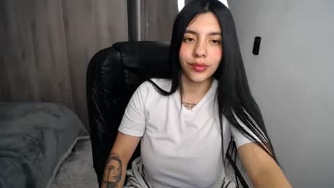Snapshot of im_alyn chatting on 07-27-26, 07:54 Alyn online show from 07-27-26, 07:54