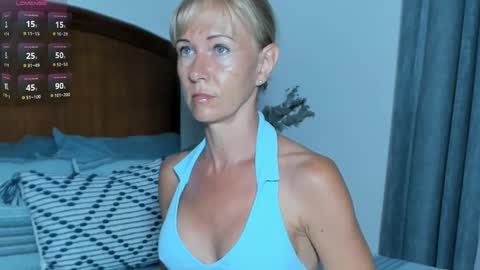 Snapshot of im_beautiful chatting on 10-01-25, 12:00 Christine - online show from 10-01-25, 12:00