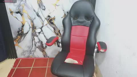 im_david01 online show from 01-06-26, 02:32