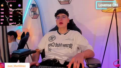 Snapshot of im_juaniito chatting on 10-05-25, 04:11 40 OFF TODAY online show from 10-05-25, 04:11