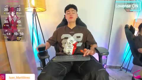 Snapshot of im_juaniito chatting on 11-02-25, 11:07 40 OFF TODAY online show from 11-02-25, 11:07