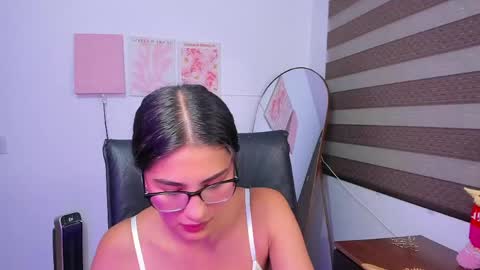 Mia online show from 05-16-26, 02:52