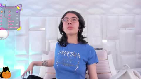 Moly  online show from 10-26-25, 03:07