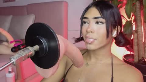 Perla online show from 01-16-26, 03:10