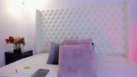 SOPHI online show from 10-09-25, 03:59