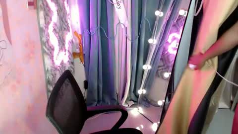 im_urloving_mama69 online show from 12-18-25, 04:35