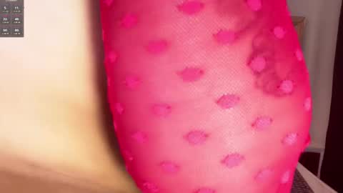 Snapshot of im_yours_01 chatting on 03-03-25, 09:44 daniella online show from 03-03-25, 09:44