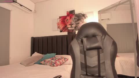 Snapshot of imacwenn_ chatting on 03-10-25, 02:16 Sofia online show from 03-10-25, 02:16