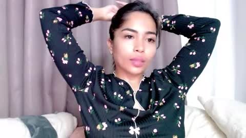 Snapshot of imbabyasian chatting on 05-09-26, 02:33 Baby online show from 05-09-26, 02:33