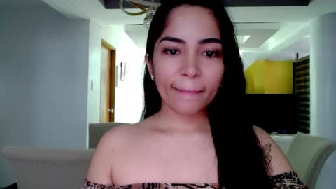 Snapshot of imbabyasian chatting on 06-01-26, 02:35 Baby online show from 06-01-26, 02:35