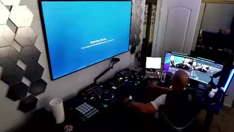 Snapshot of imdjazra chatting on 07-30-26, 07:02 DJ Azra online show from 07-30-26, 07:02