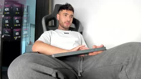 Felipe Ferrer online show from 02-26-25, 10:31