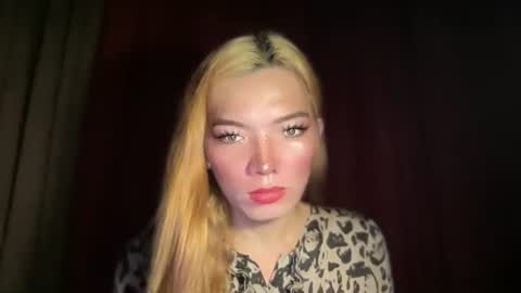 Mika online show from 03-18-26, 07:33