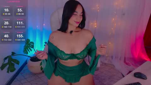 Snapshot of imleana chatting on 05-22-26, 06:35 Leana online show from 05-22-26, 06:35