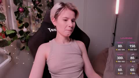 Snapshot of imnotmia chatting on 01-03-25, 08:22 Mia online show from 01-03-25, 08:22