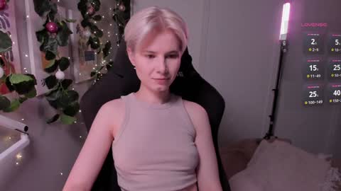 Snapshot of imnotmia chatting on 01-11-25, 05:29 Mia online show from 01-11-25, 05:29