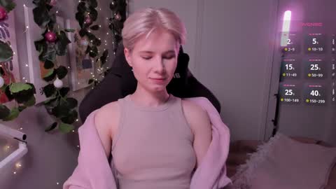 Snapshot of imnotmia chatting on 01-12-25, 05:11 Mia online show from 01-12-25, 05:11