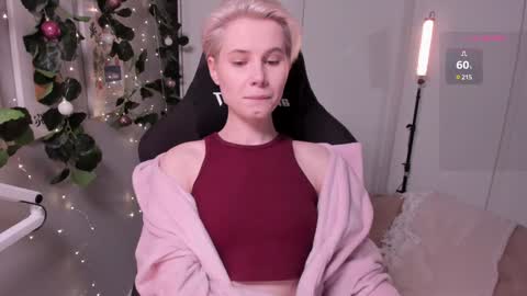 Snapshot of imnotmia chatting on 01-19-25, 05:07 Mia online show from 01-19-25, 05:07