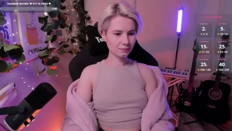 Snapshot of imnotmia chatting on 02-18-25, 09:43 Mia online show from 02-18-25, 09:43