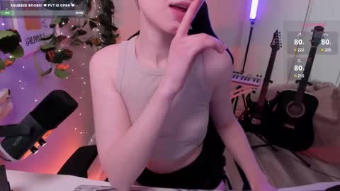 Snapshot of imnotmia chatting on 02-18-25, 12:49 Mia online show from 02-18-25, 12:49