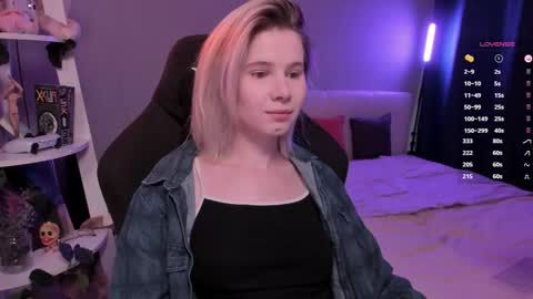 Mia online show from 03-23-26, 11:03