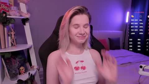 Mia online show from 04-04-26, 10:46