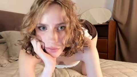 Snapshot of imogensy chatting on 06-26-26, 02:21 my name Imo Fansly online show from 06-26-26, 02:21
