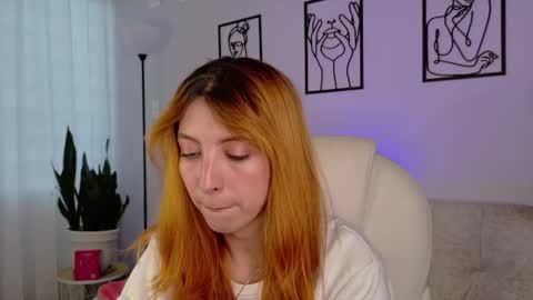 Sienna online show from 10-16-25, 09:27