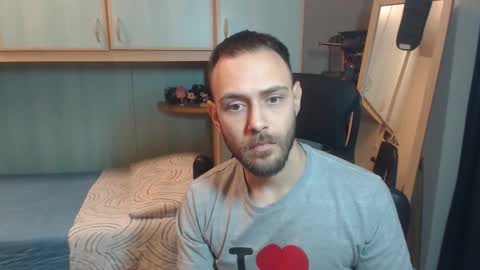 Snapshot of imsimo chatting on 11-12-25, 04:18 Simo online show from 11-12-25, 04:18