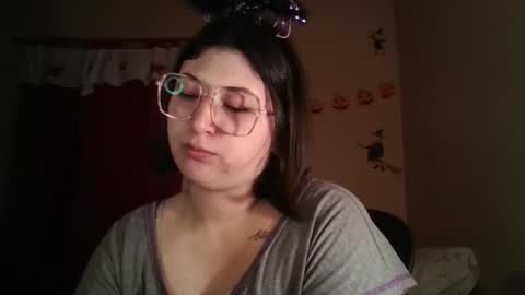 Florencia online show from 10-25-25, 01:46