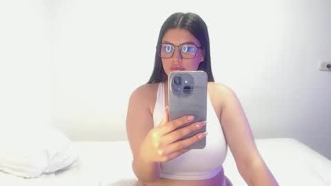Snapshot of imsweetlips chatting on 10-27-25, 06:12 imsweetlips online show from 10-27-25, 06:12