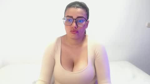 Snapshot of imsweetlips chatting on 10-29-25, 07:48 imsweetlips online show from 10-29-25, 07:48