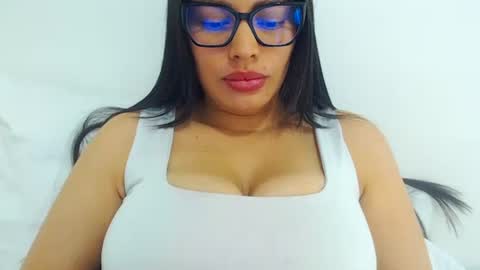 Snapshot of imsweetlips chatting on 05-03-26, 07:42 imsweetlips online show from 05-03-26, 07:42